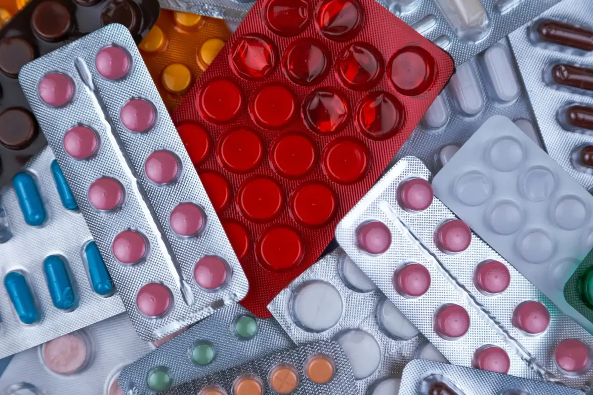 Various medications and treatments for folliculitis