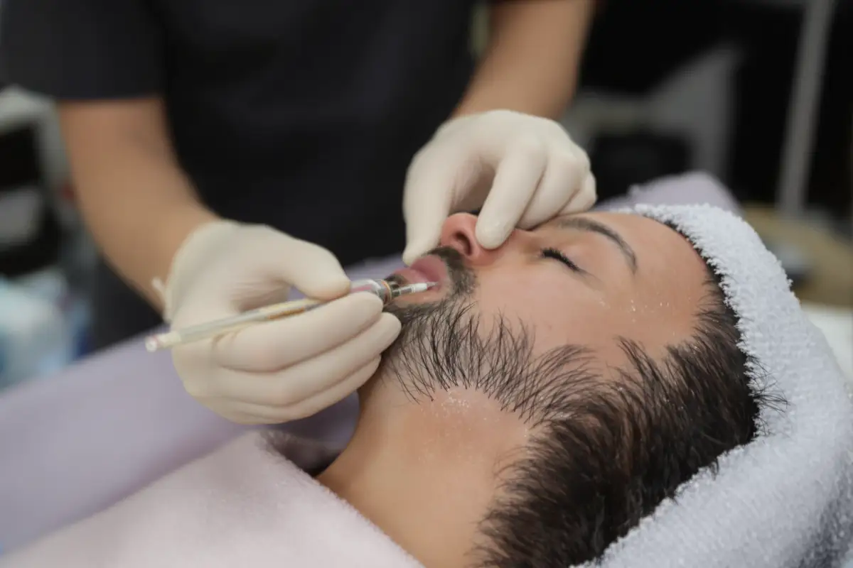 فوائد زراعة الشعر بدون إبر في تركيا