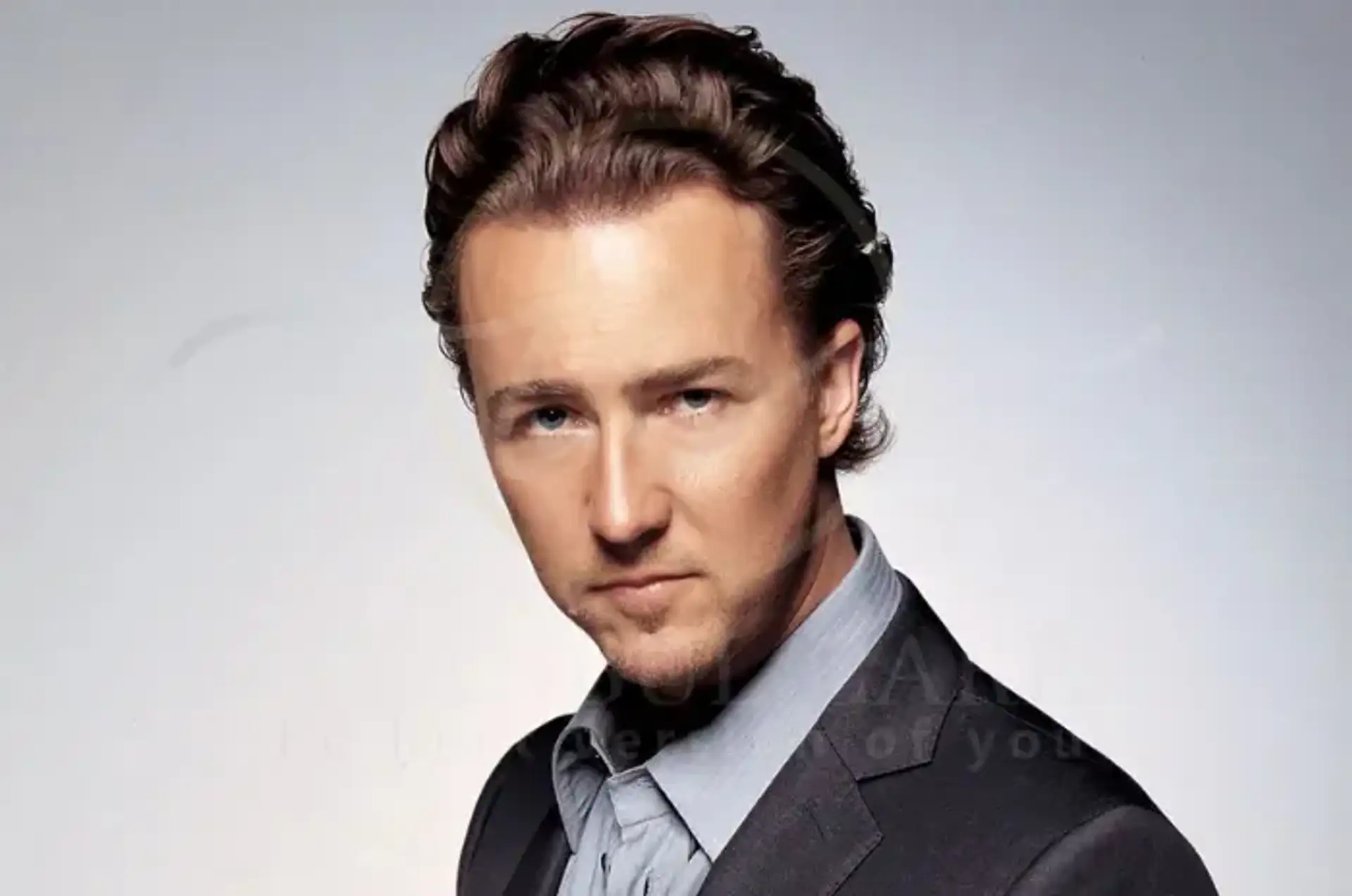 Transplantul de păr al lui Edward Norton în Turcia