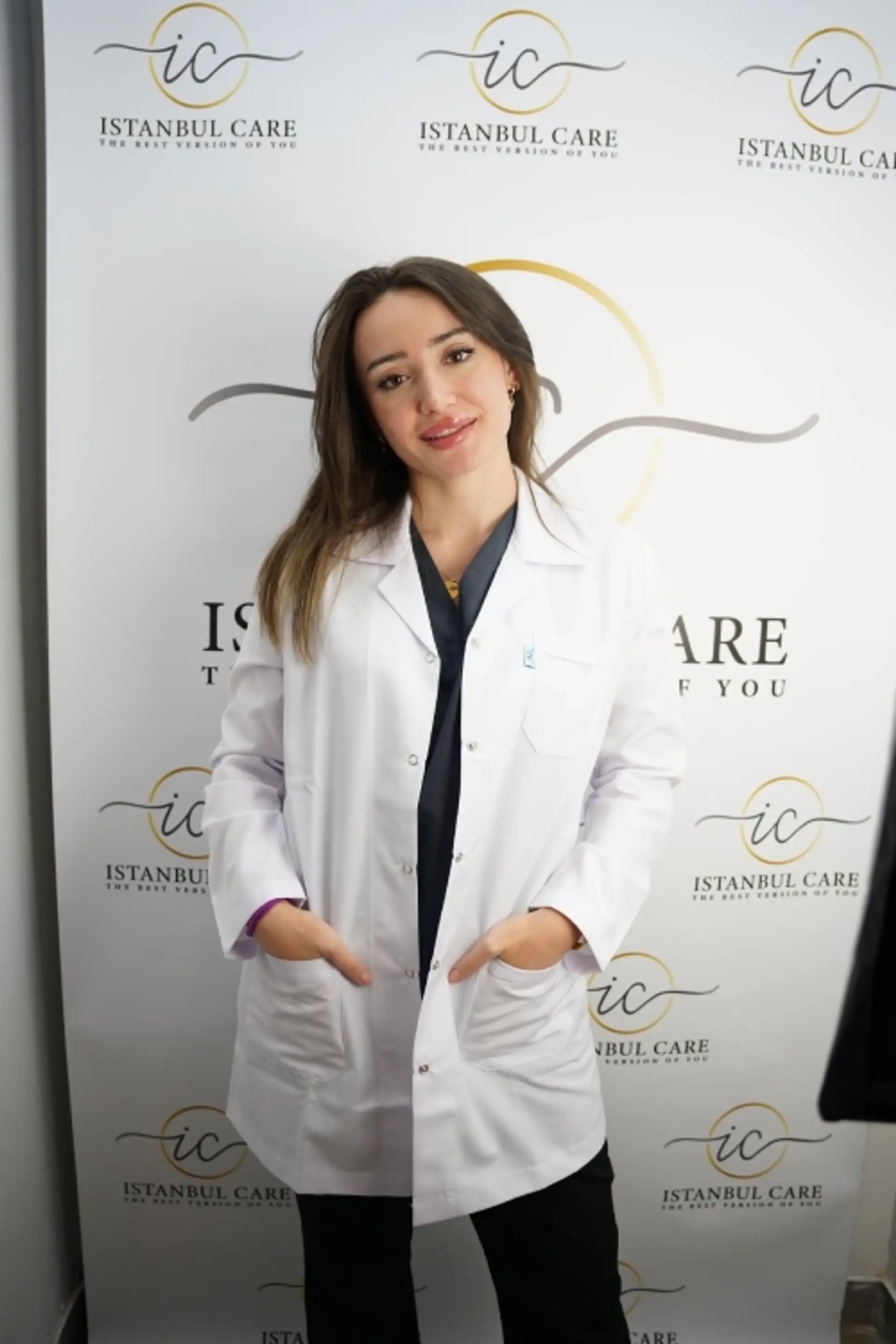 Zeynep K. Tricóloga Doutora