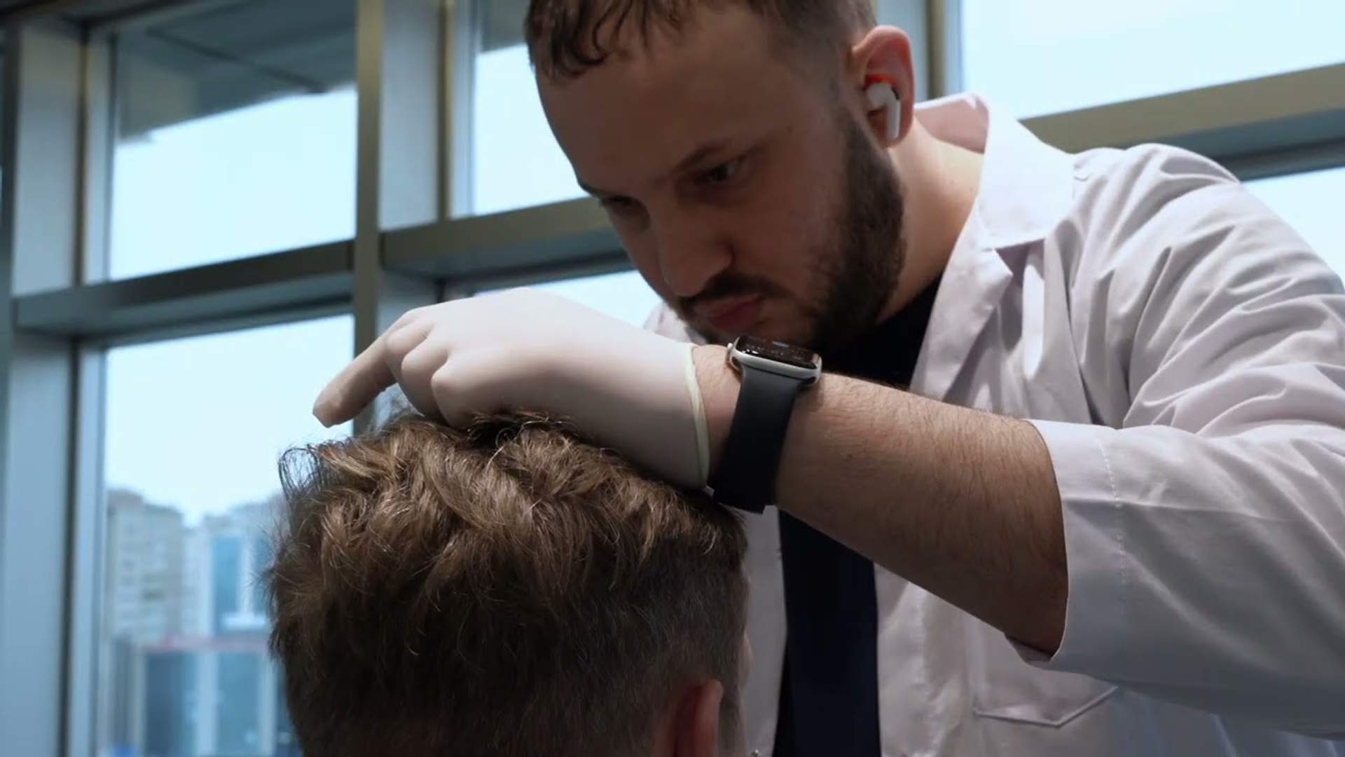 Istanbul Care DHI-Haartransplantation: Klinikfilm (Video)