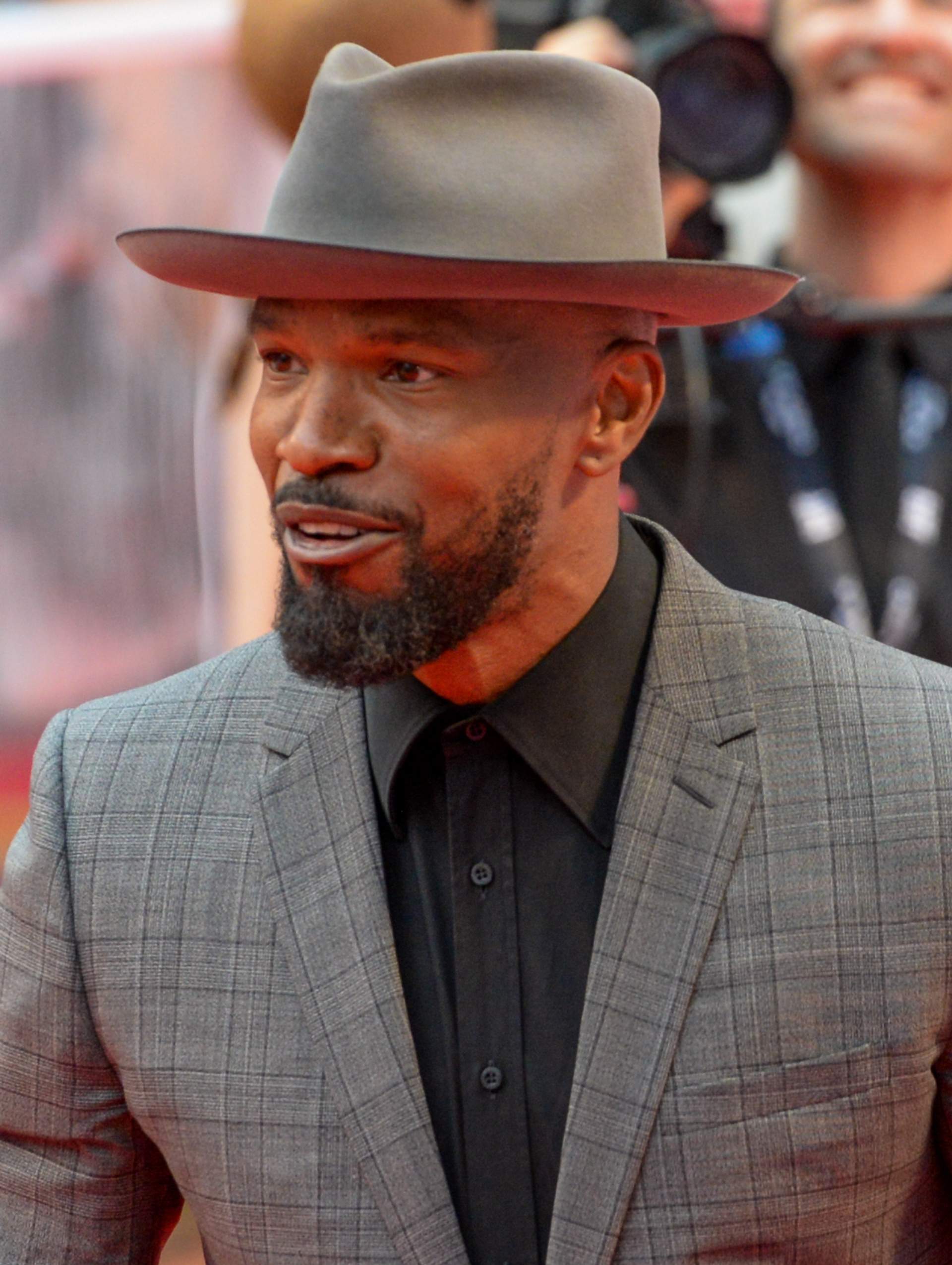 Jamie Foxx, photographed in public. Licensed image; not evidence of any procedure.