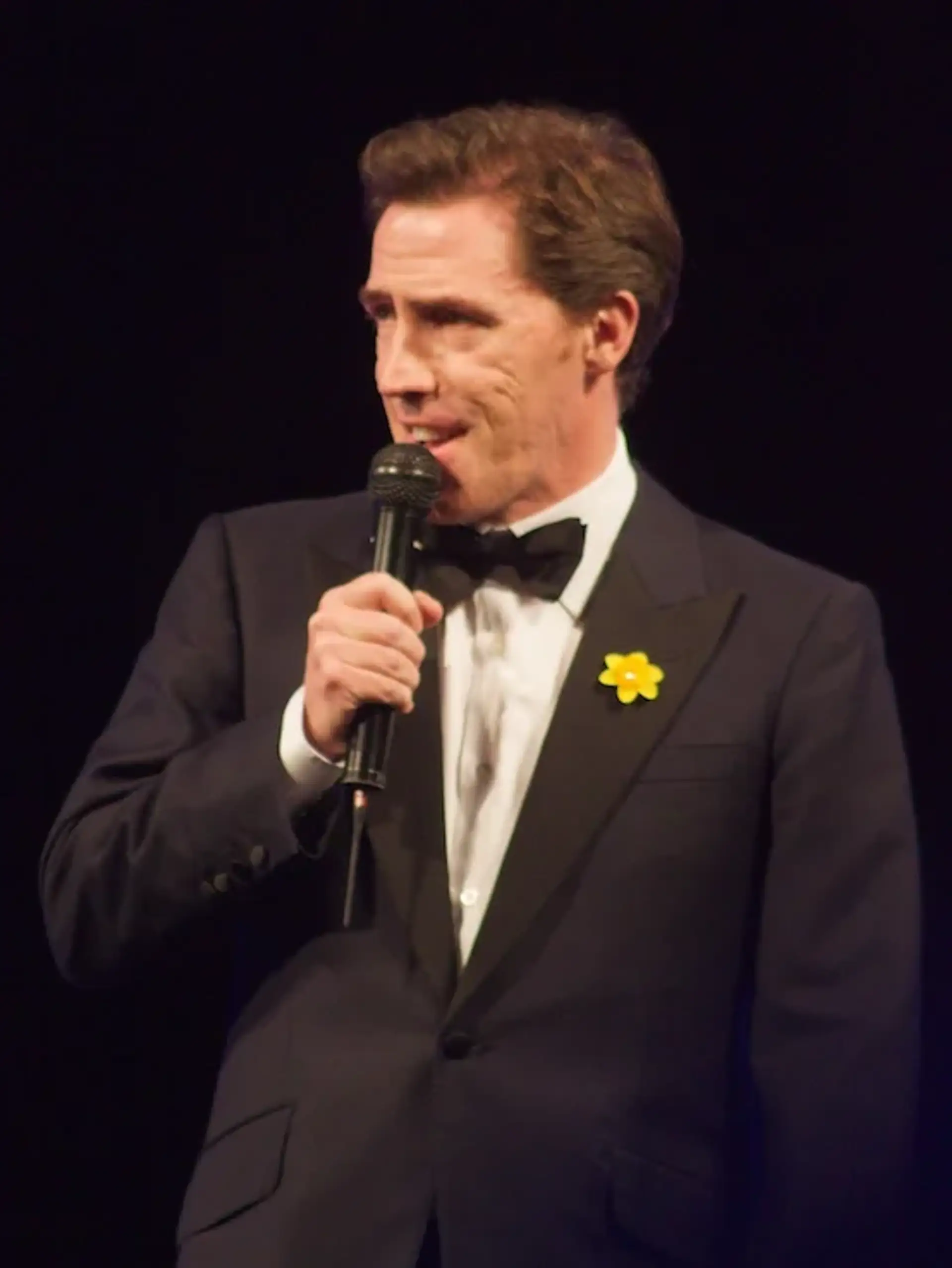 Rob Brydon, photographed in public. Licensed image; not evidence of any procedure.