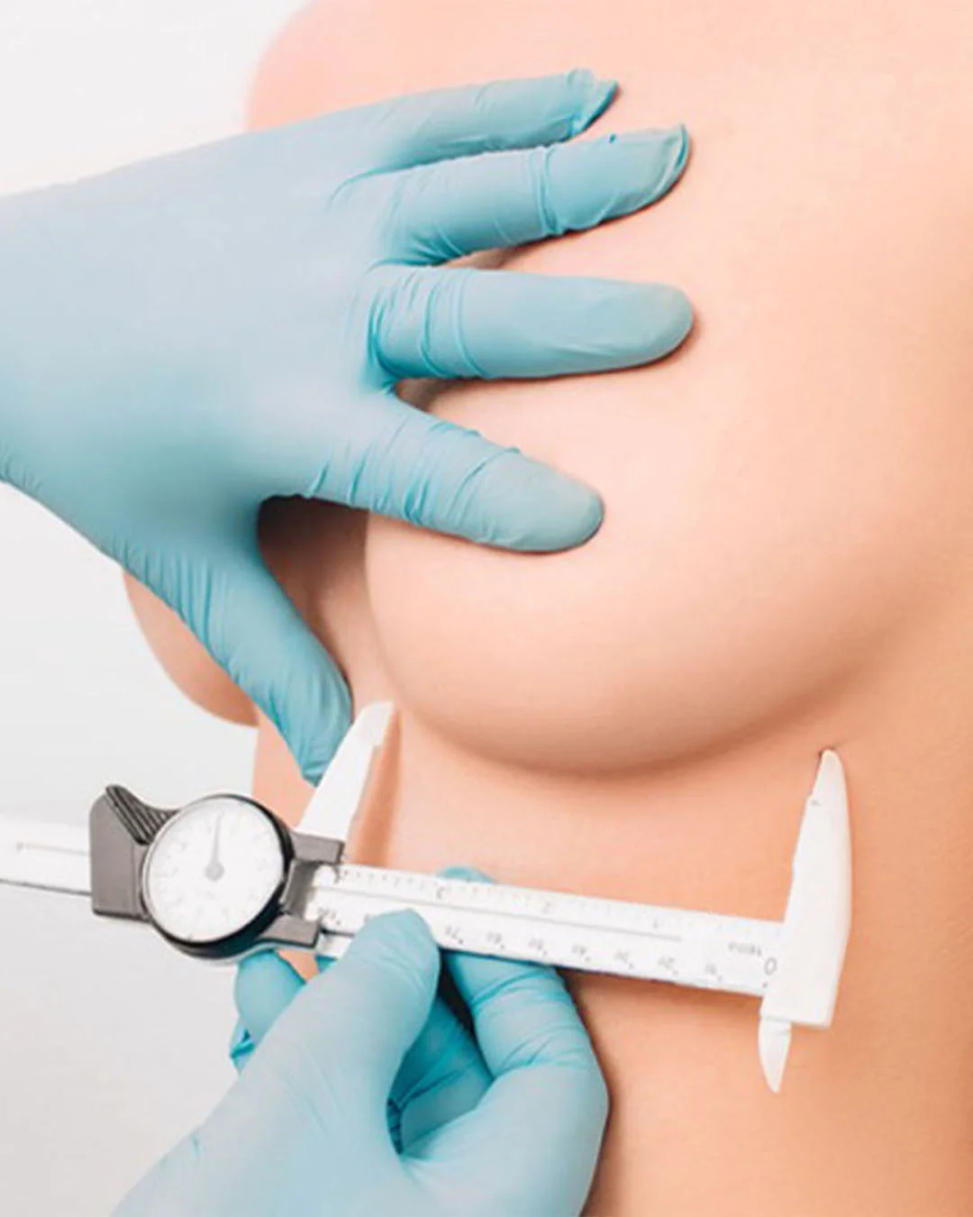 Rreziqet e kirurgjisë së ngritjes së gjoksit