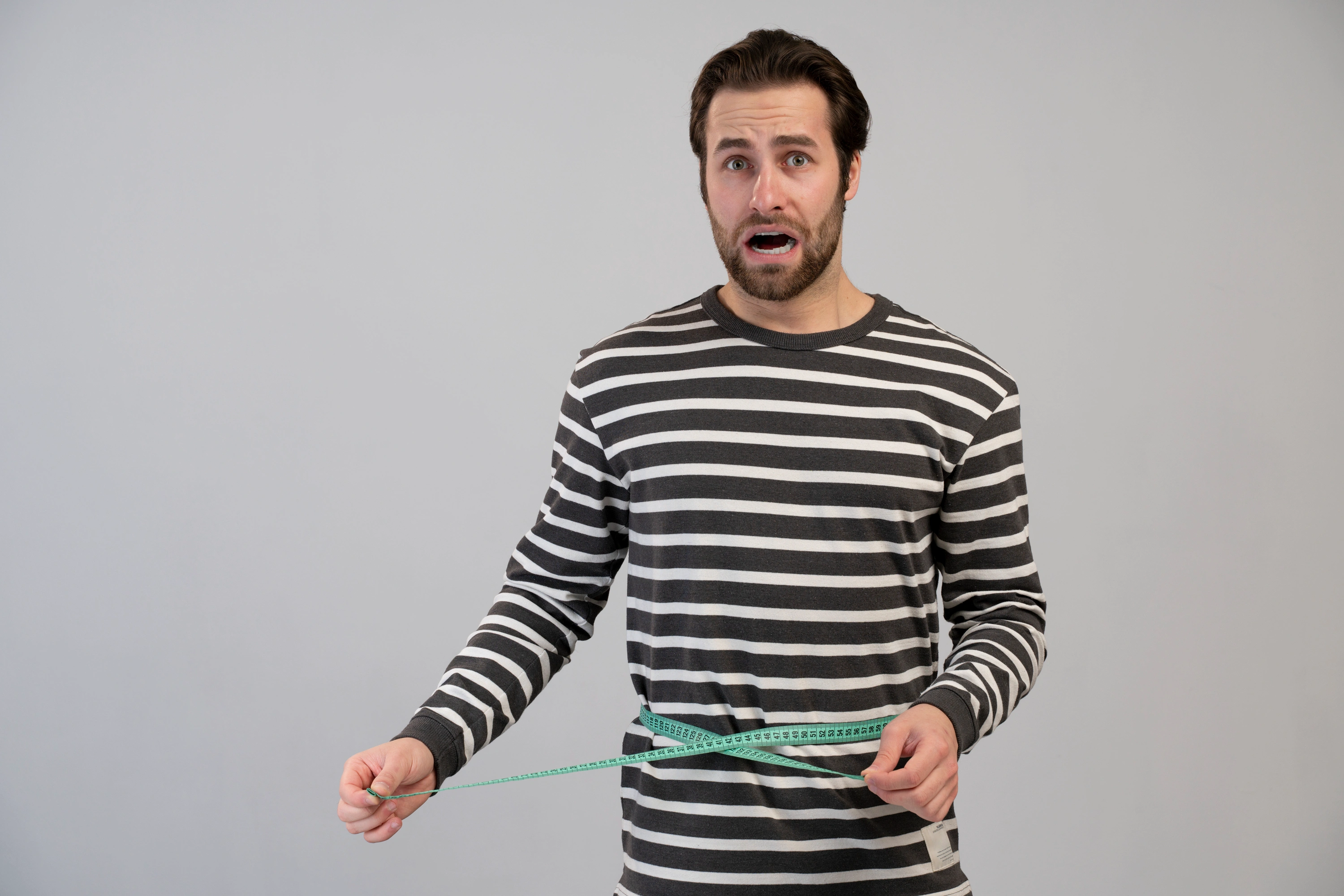 osoba-z-zaburzeniami-odżywiania-próbująca-jeść-zdrowo