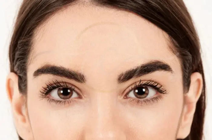 Minoxidil for Eyebrows Facts on Growth Benefits and Safety