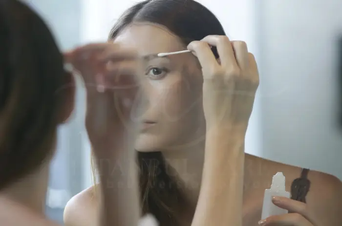 Minoxidil for Eyebrows Facts on Growth Benefits